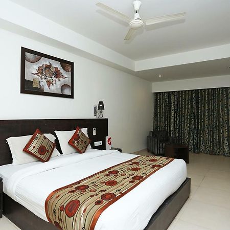 Capital O 3600 Hotel Royal Windsor Kāthgodām Kültér fotó