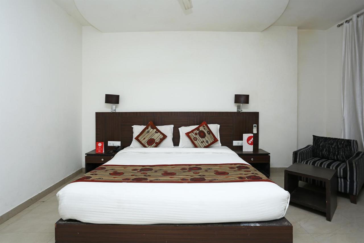 Capital O 3600 Hotel Royal Windsor Kāthgodām Kültér fotó