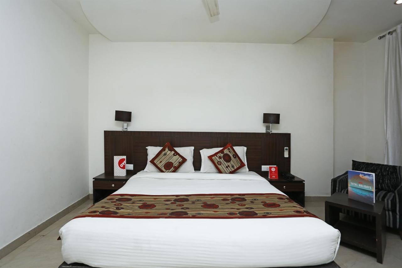 Capital O 3600 Hotel Royal Windsor Kāthgodām Kültér fotó