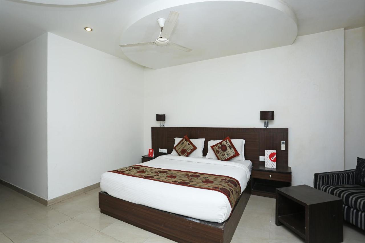 Capital O 3600 Hotel Royal Windsor Kāthgodām Kültér fotó