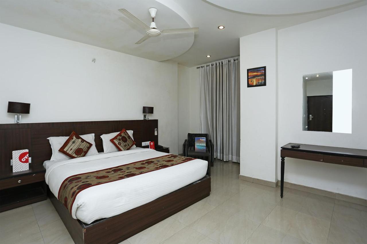 Capital O 3600 Hotel Royal Windsor Kāthgodām Kültér fotó