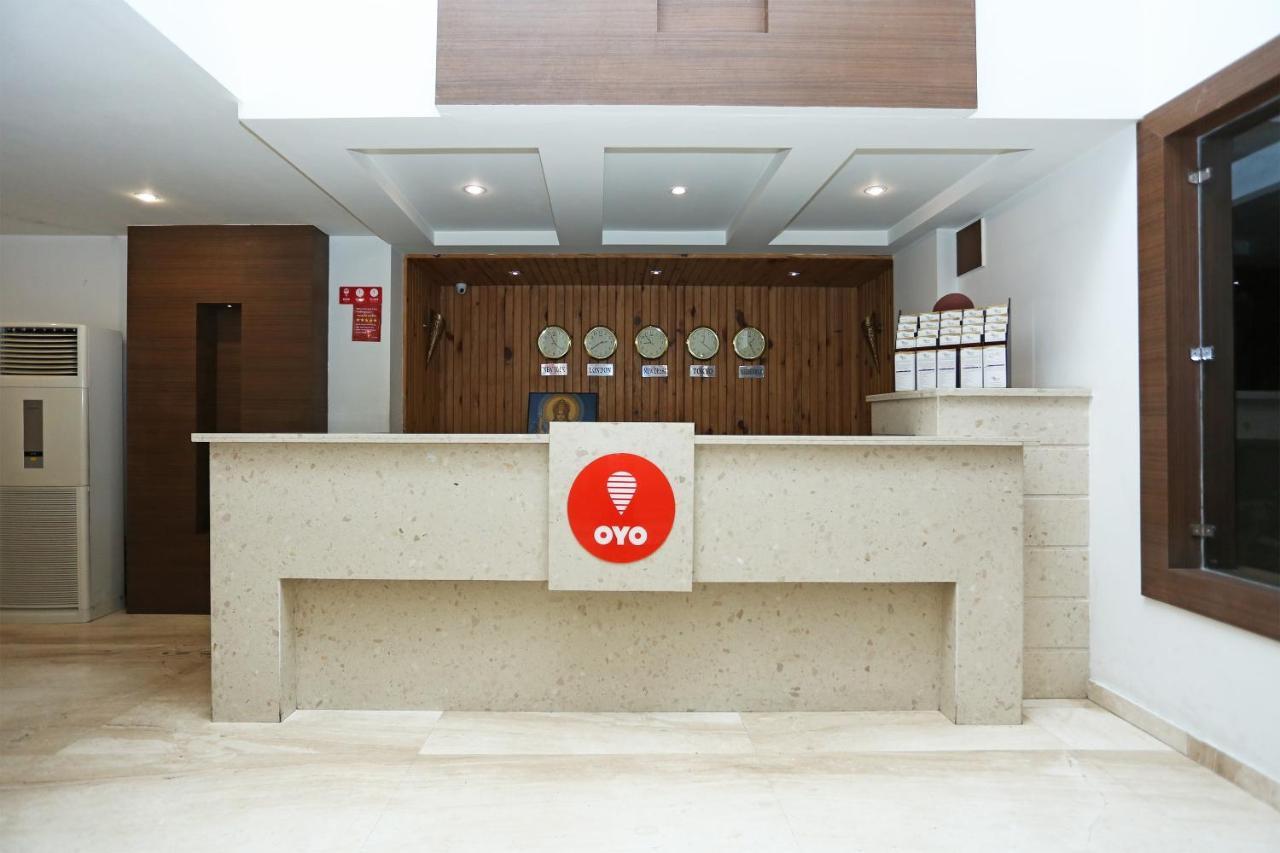 Capital O 3600 Hotel Royal Windsor Kāthgodām Kültér fotó